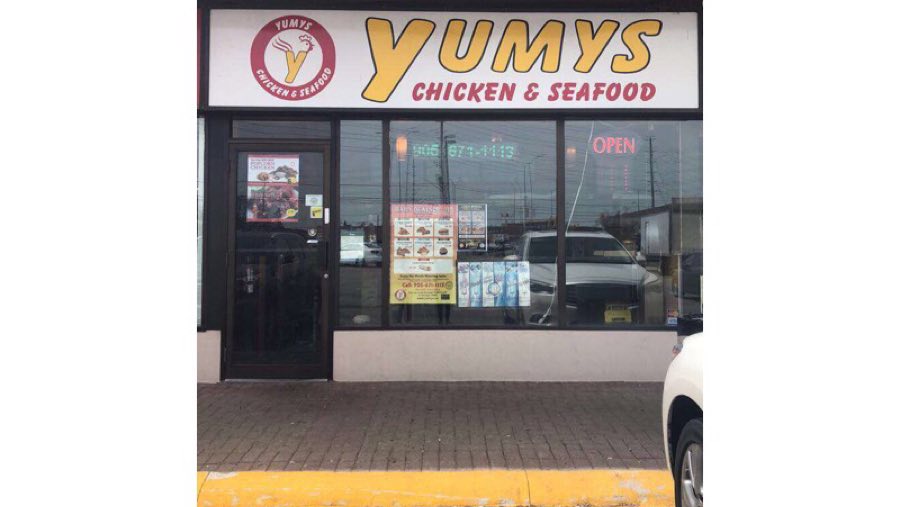 Yumys Chicken and Seafood — halal fried chicken in Mississauga